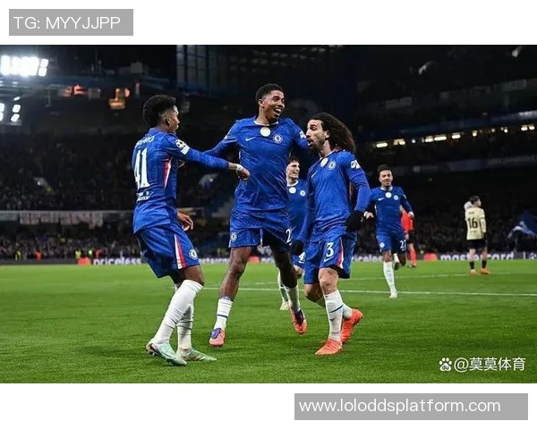 西甲大战曼城大胜切尔西争议判罚引发全场热议与欢呼